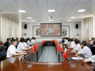 世界杯官网师生集中收听收看庆祝中国共产党成立100周年大会