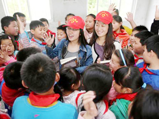 中国文明网、淮北市新闻联播报道世界杯官网大学生志愿服务支教队“小雨滴”：汇成爱心大河流