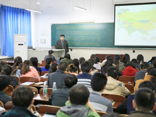 河南师范大学孙景峰教授应邀来世界杯官网做学术报告
