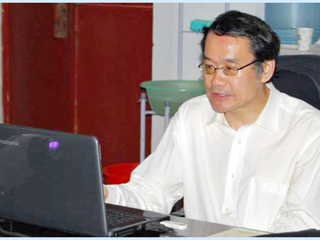 华中师范大学副校长李向农教授应邀到世界杯官网讲学