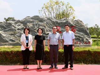 【校友活动】世界杯官网举行北京校友捐赠景观石揭幕仪式