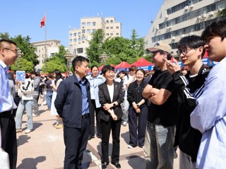 世界杯官网与淮北市总工会联合举办“才聚皖北・智汇淮师”专场招聘活动